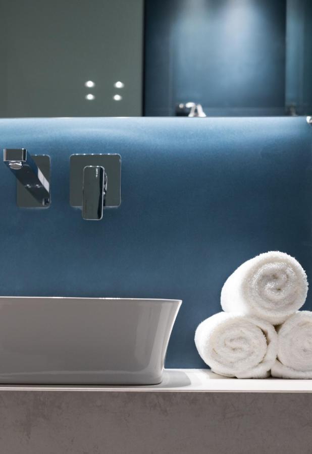 Ivis 4 Boutique Hotel 아테네 외부 사진