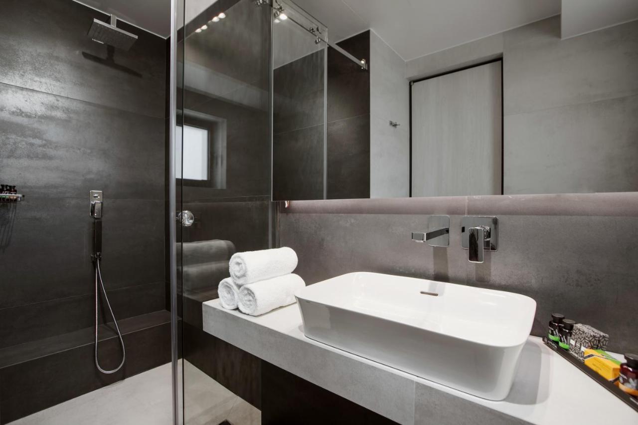 Ivis 4 Boutique Hotel 아테네 외부 사진