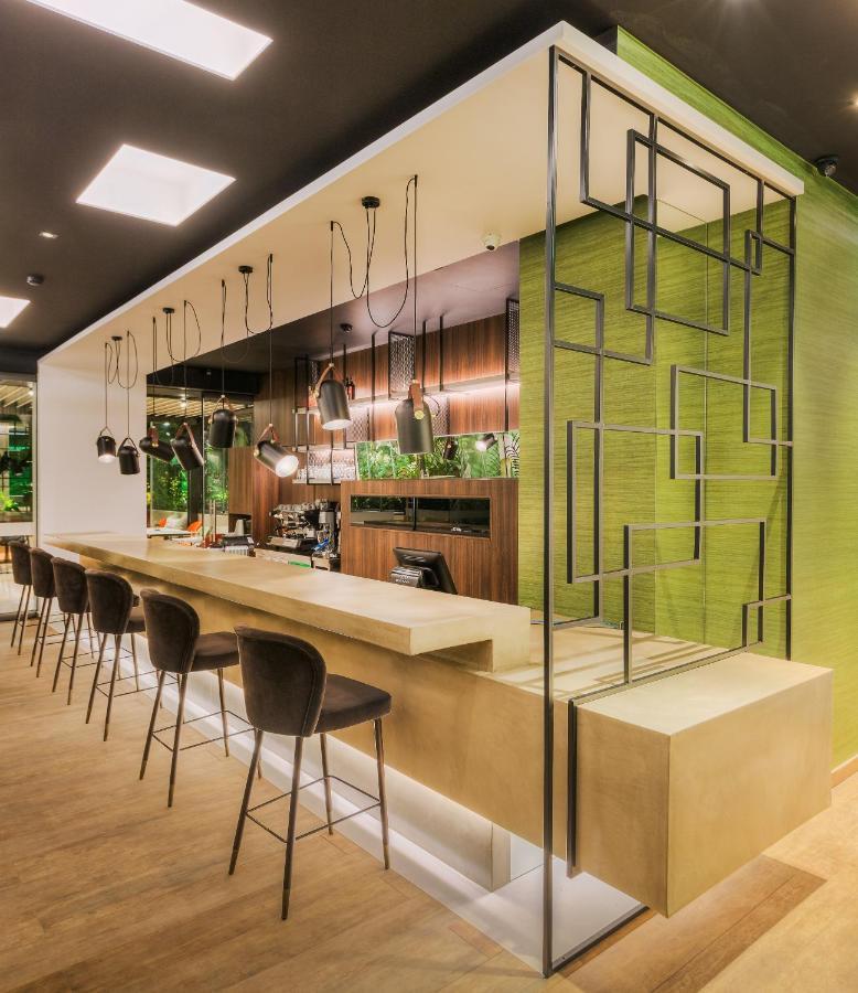 Ivis 4 Boutique Hotel 아테네 외부 사진